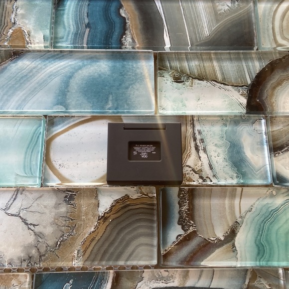 NARS. - Picture 3 of 3